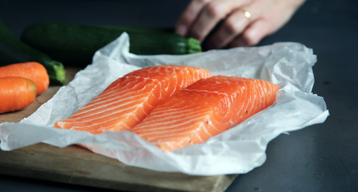 Salmon: Foods Reduce Belly Fat Naturally 